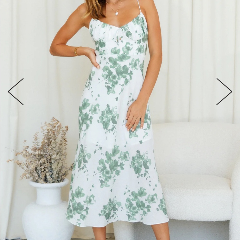 Hello molly new dress, just needs ironing. Never used it
